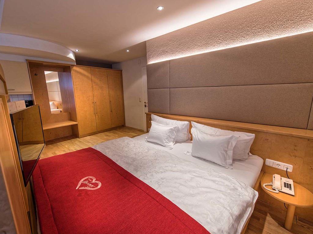 Hotel Universo Serfaus Habitación foto