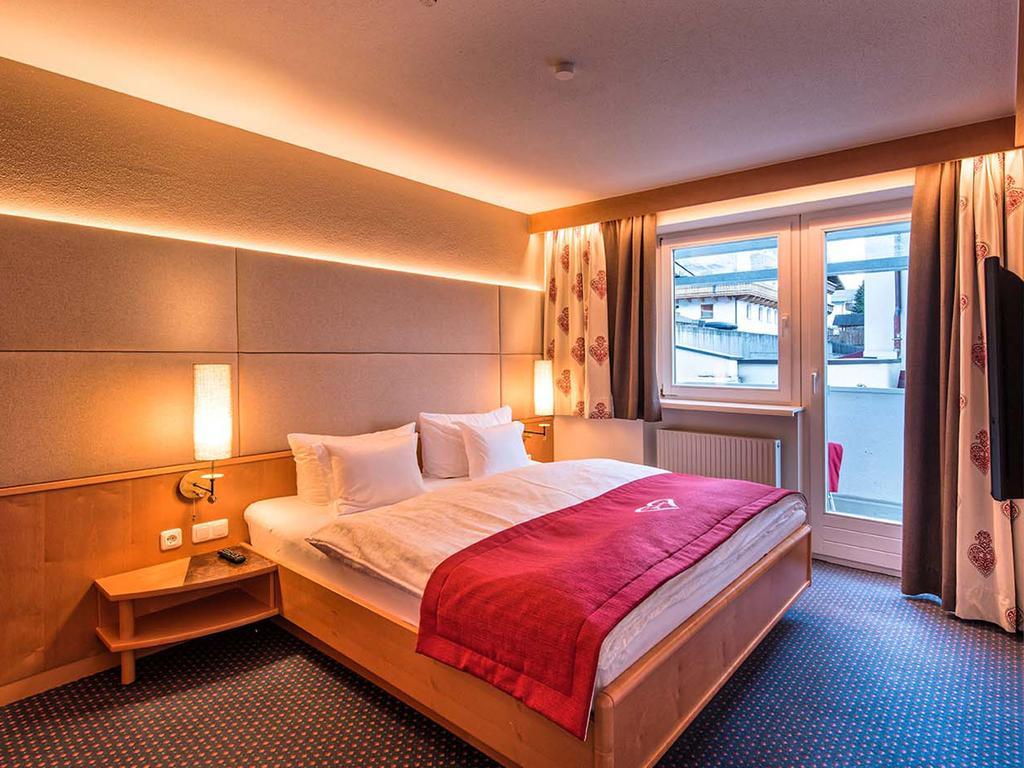 Hotel Universo Serfaus Habitación foto