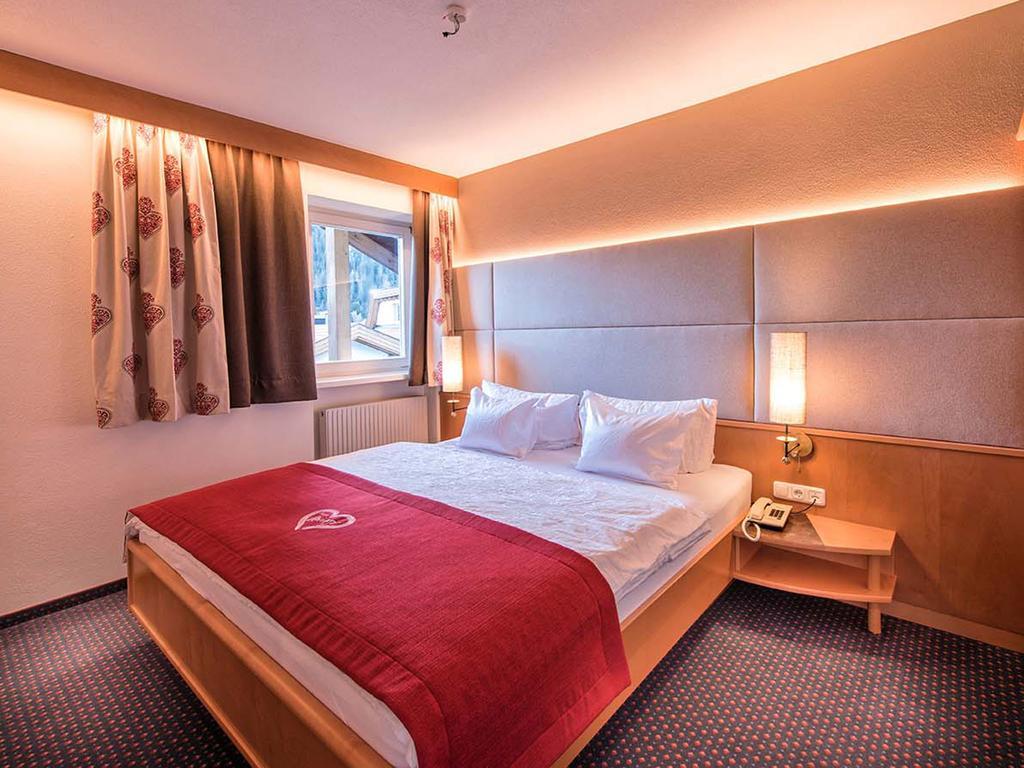 Hotel Universo Serfaus Habitación foto